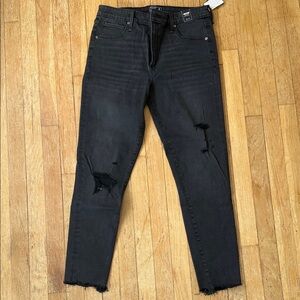NWT Black Distressed Women's Jeans